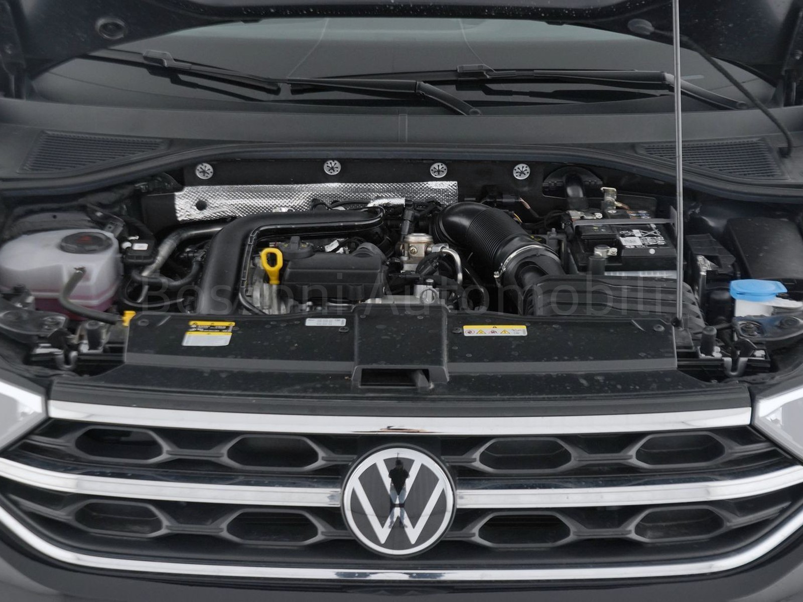 11 - Volkswagen T-Roc 1.0 tsi 115cv style