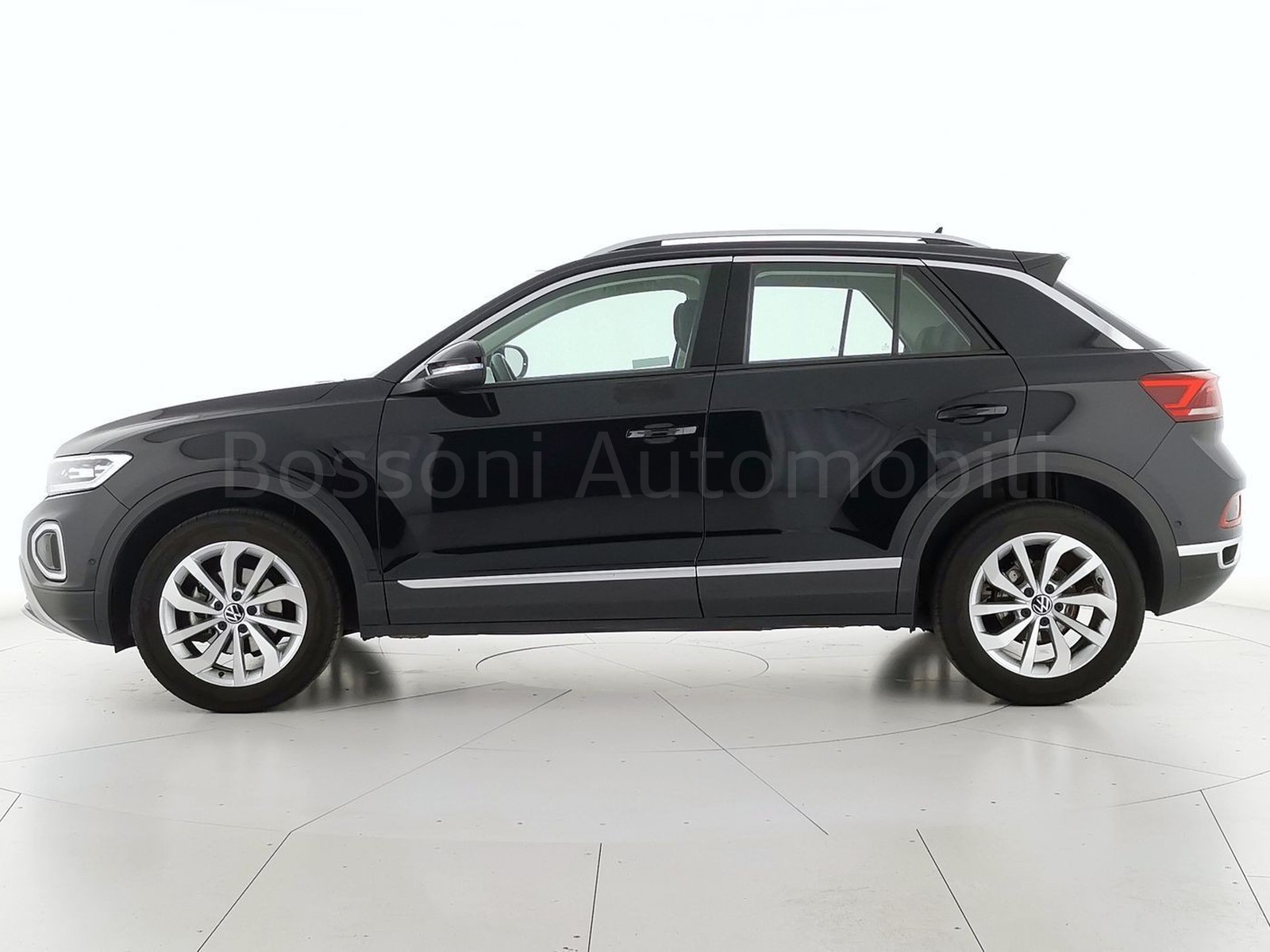 3 - Volkswagen T-Roc 1.0 tsi 115cv style