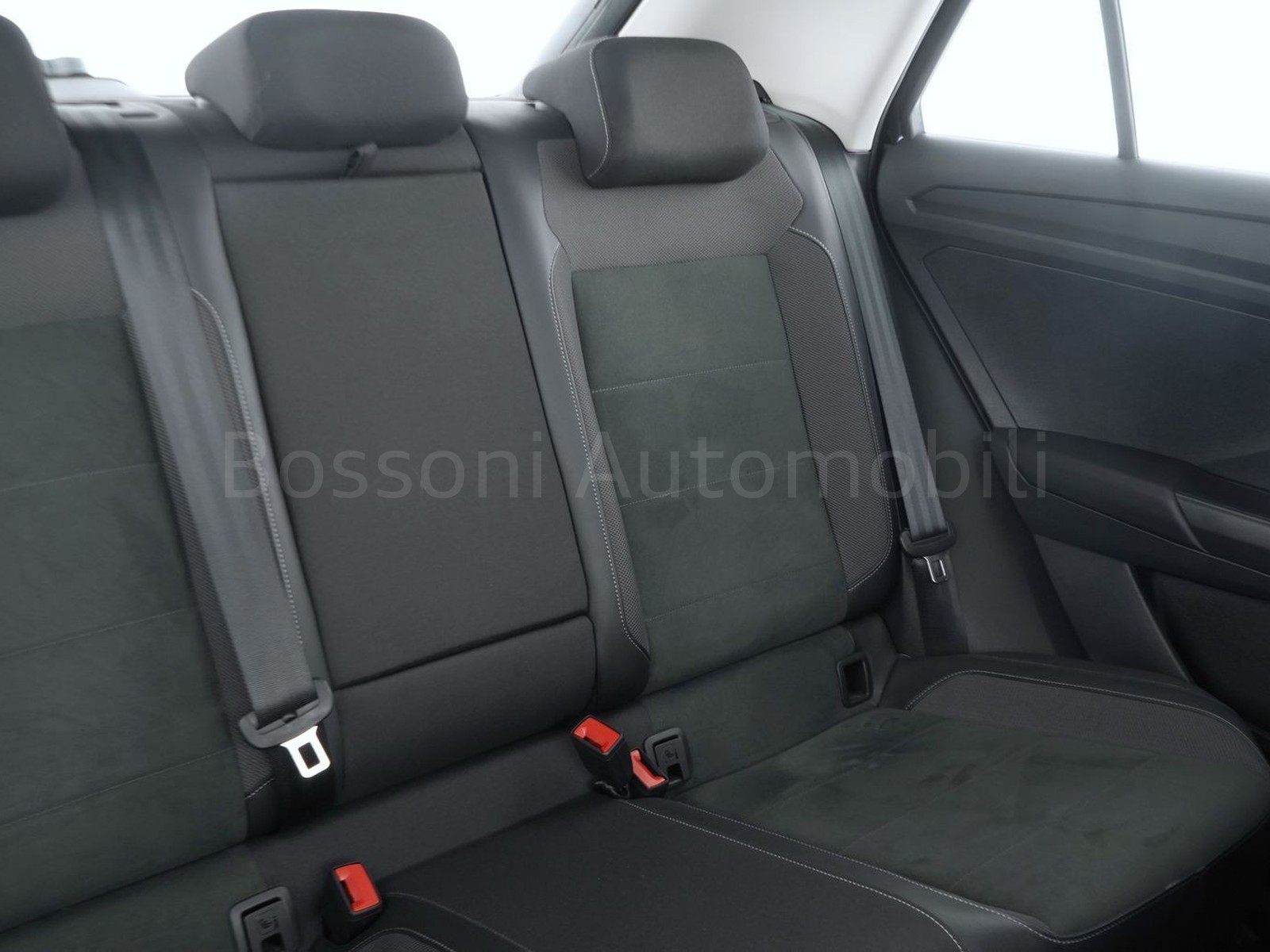 21 - Volkswagen T-Roc 1.0 tsi 115cv style