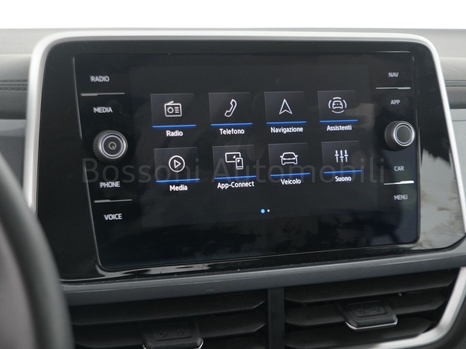 27 - Volkswagen T-Roc 1.0 tsi 115cv style