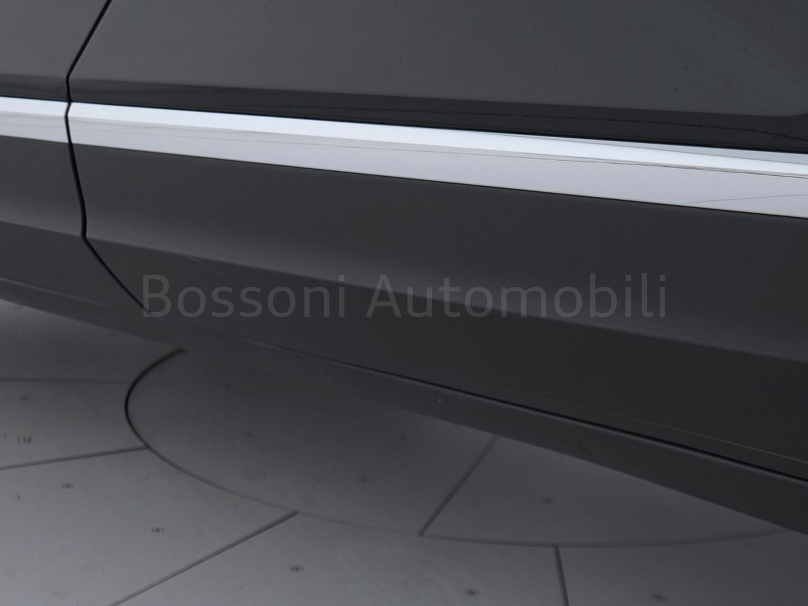 32 - Volkswagen T-Roc 1.0 tsi 115cv style