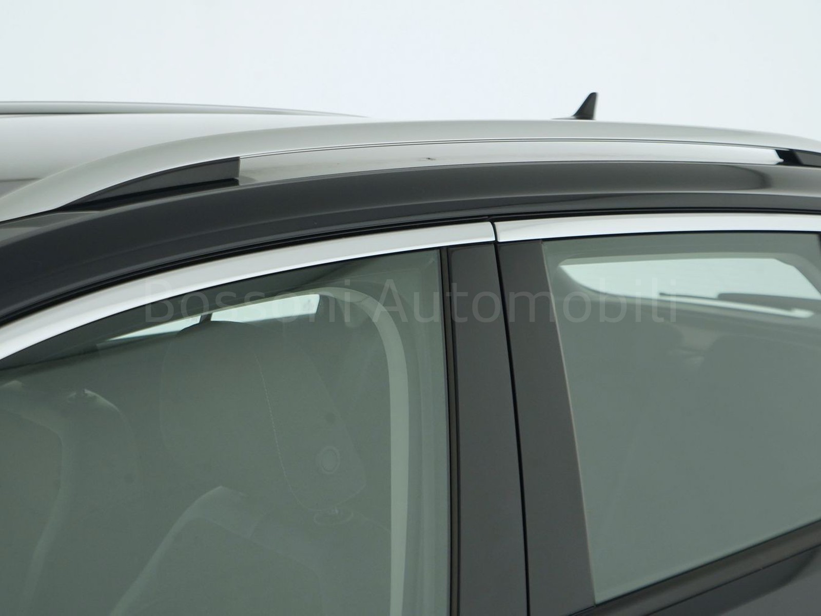 33 - Volkswagen T-Roc 1.0 tsi 115cv style