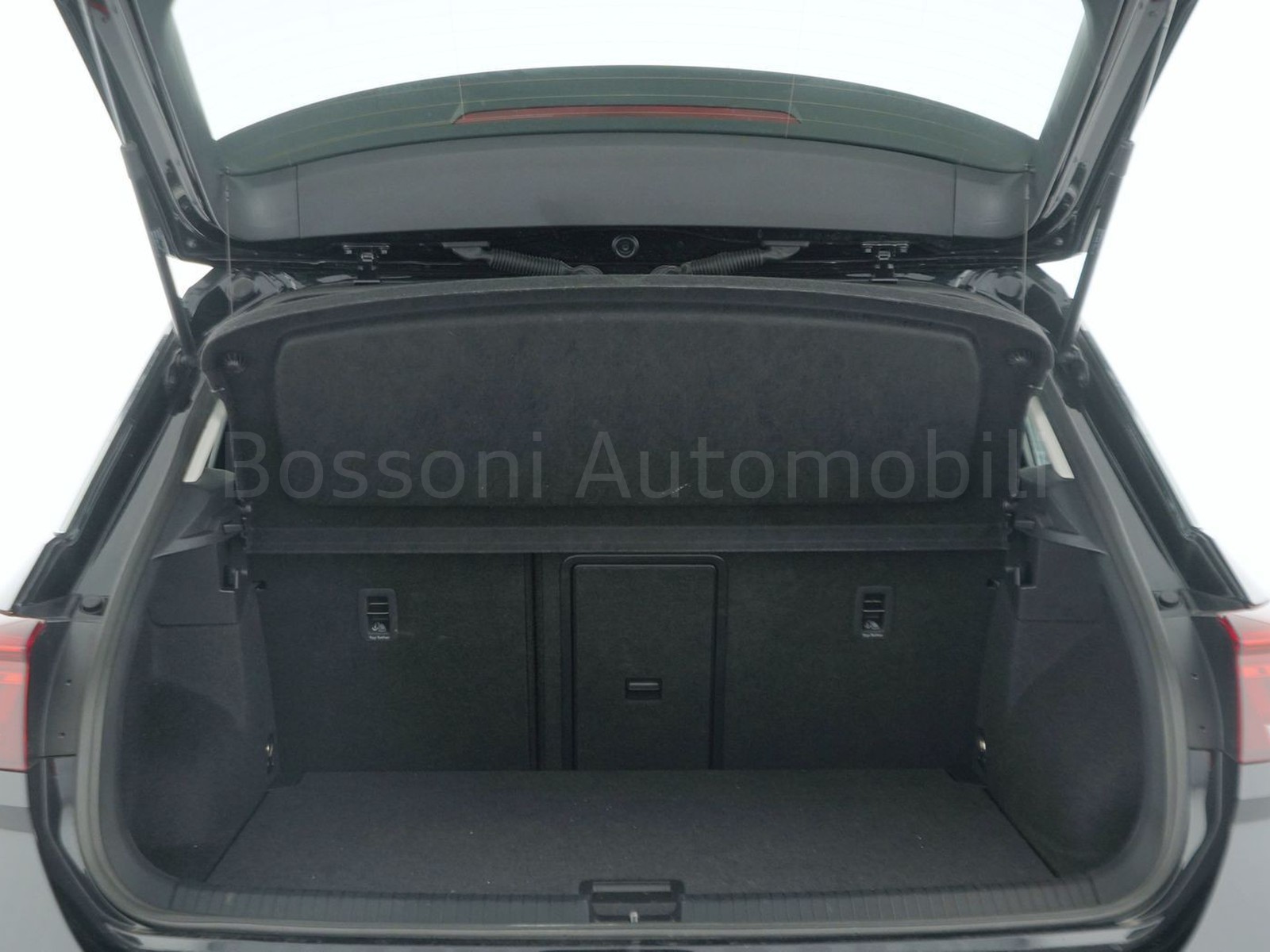 10 - Volkswagen T-Roc 1.0 tsi 115cv style