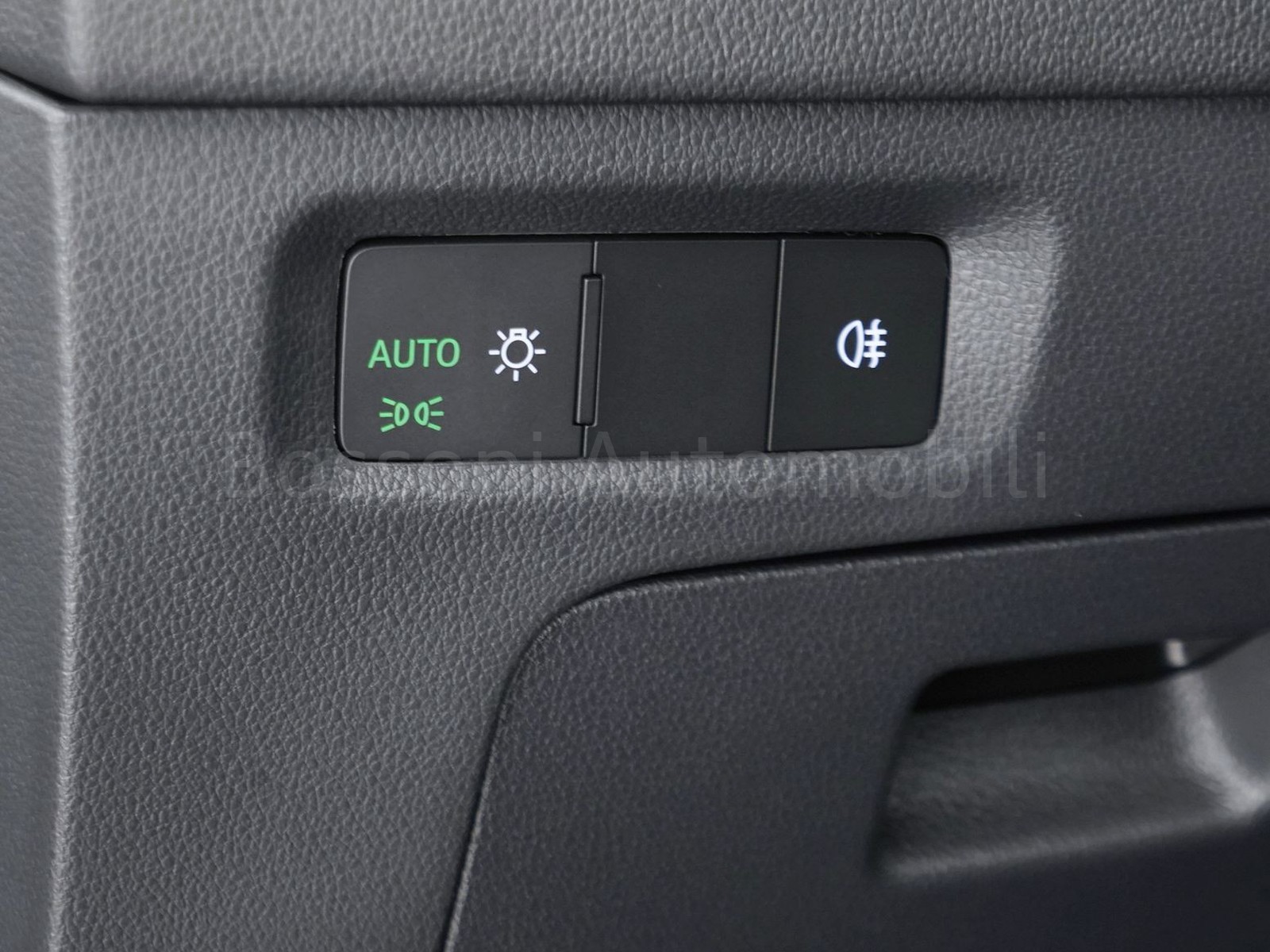 16 - Skoda Octavia wagon 2.0 tdi 150cv executive dsg