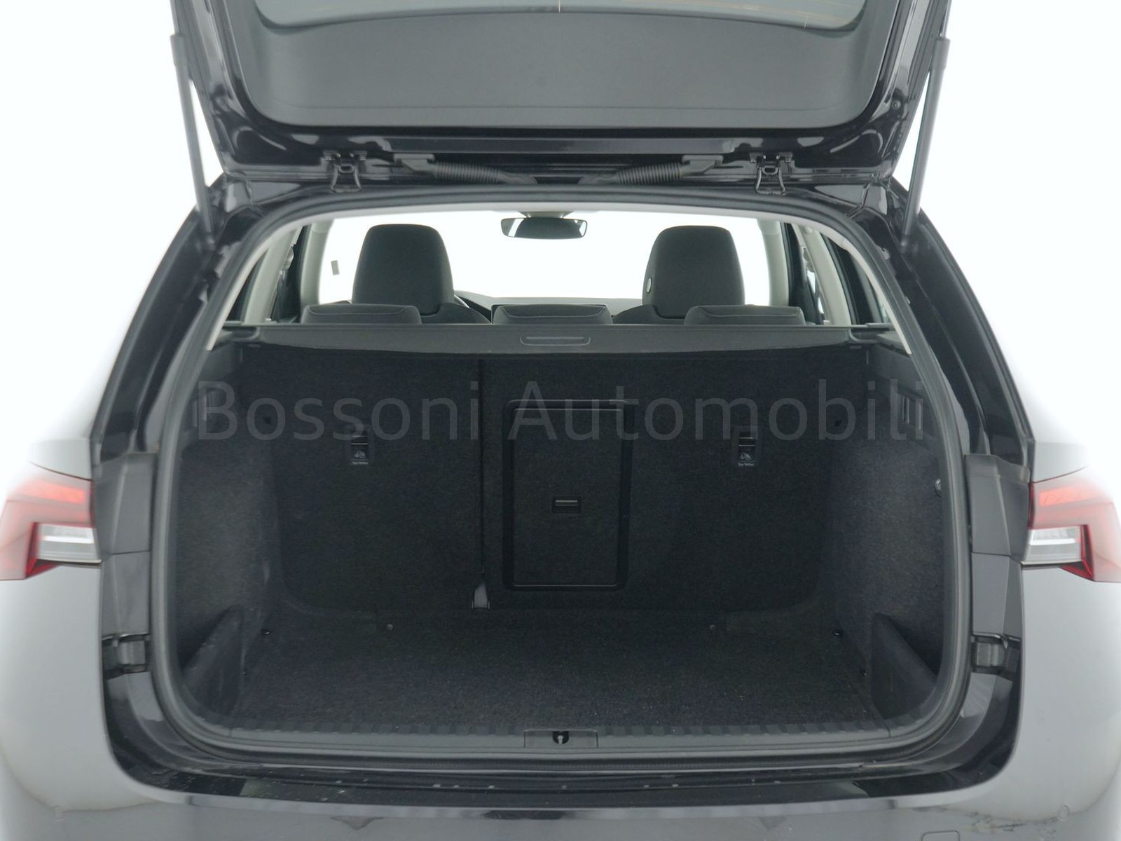 10 - Skoda Octavia wagon 2.0 tdi 150cv executive dsg