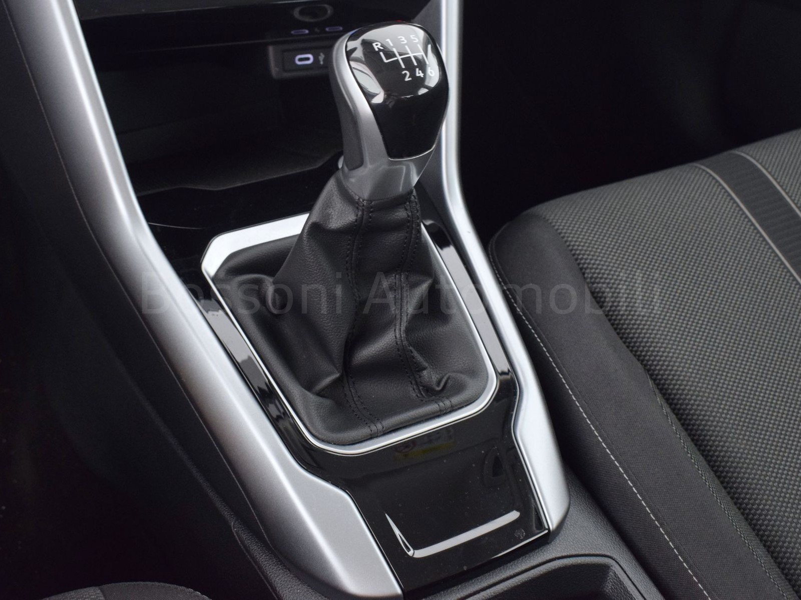 22 - Volkswagen T-Roc 2.0 tdi scr 115cv life