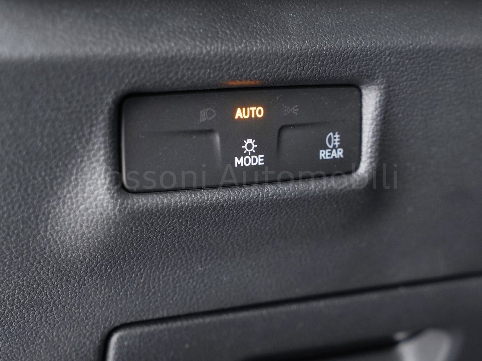 16 - Volkswagen Tiguan 2.0 tdi scr 150cv life dsg