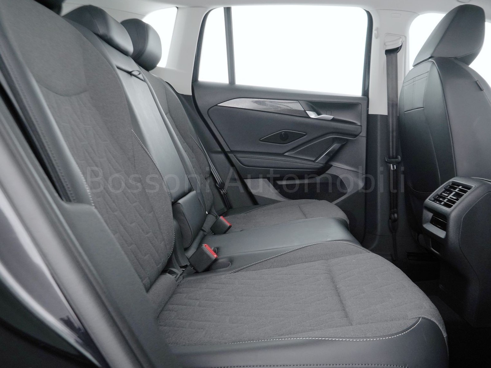 9 - Volkswagen Tiguan 2.0 tdi scr 150cv life dsg