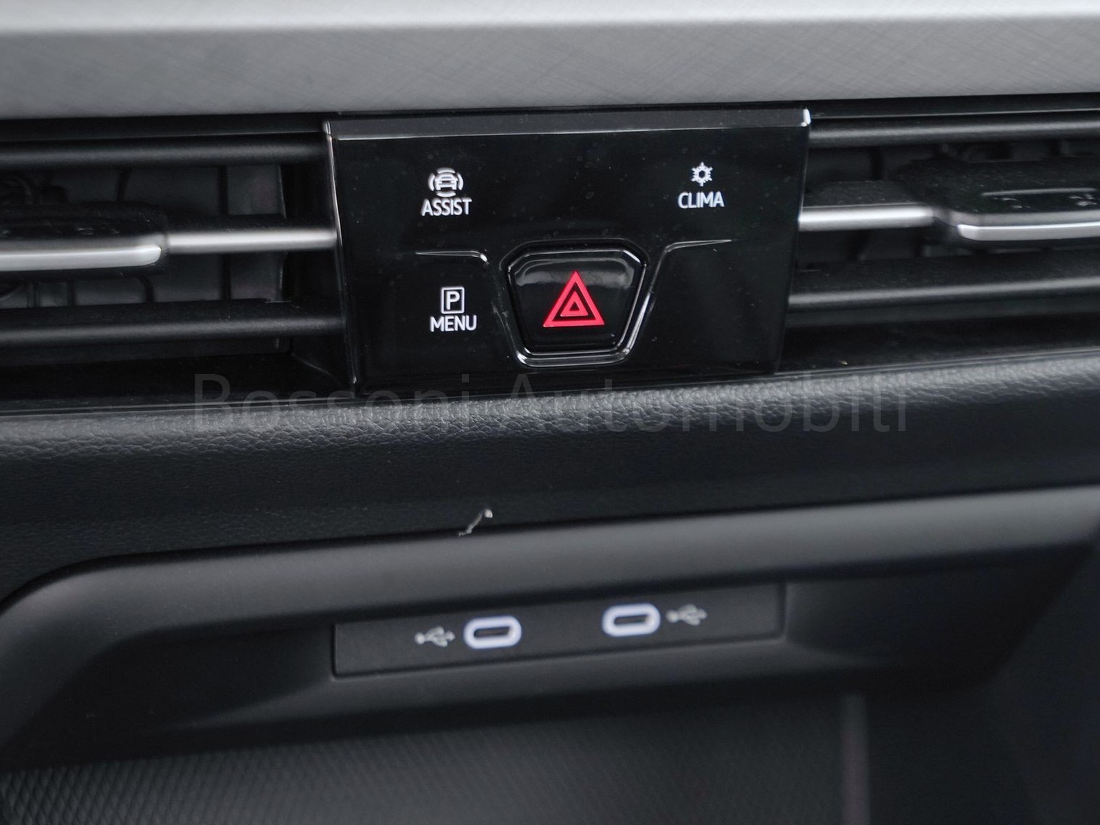 24 - Volkswagen Golf 2.0 tdi scr 115cv life