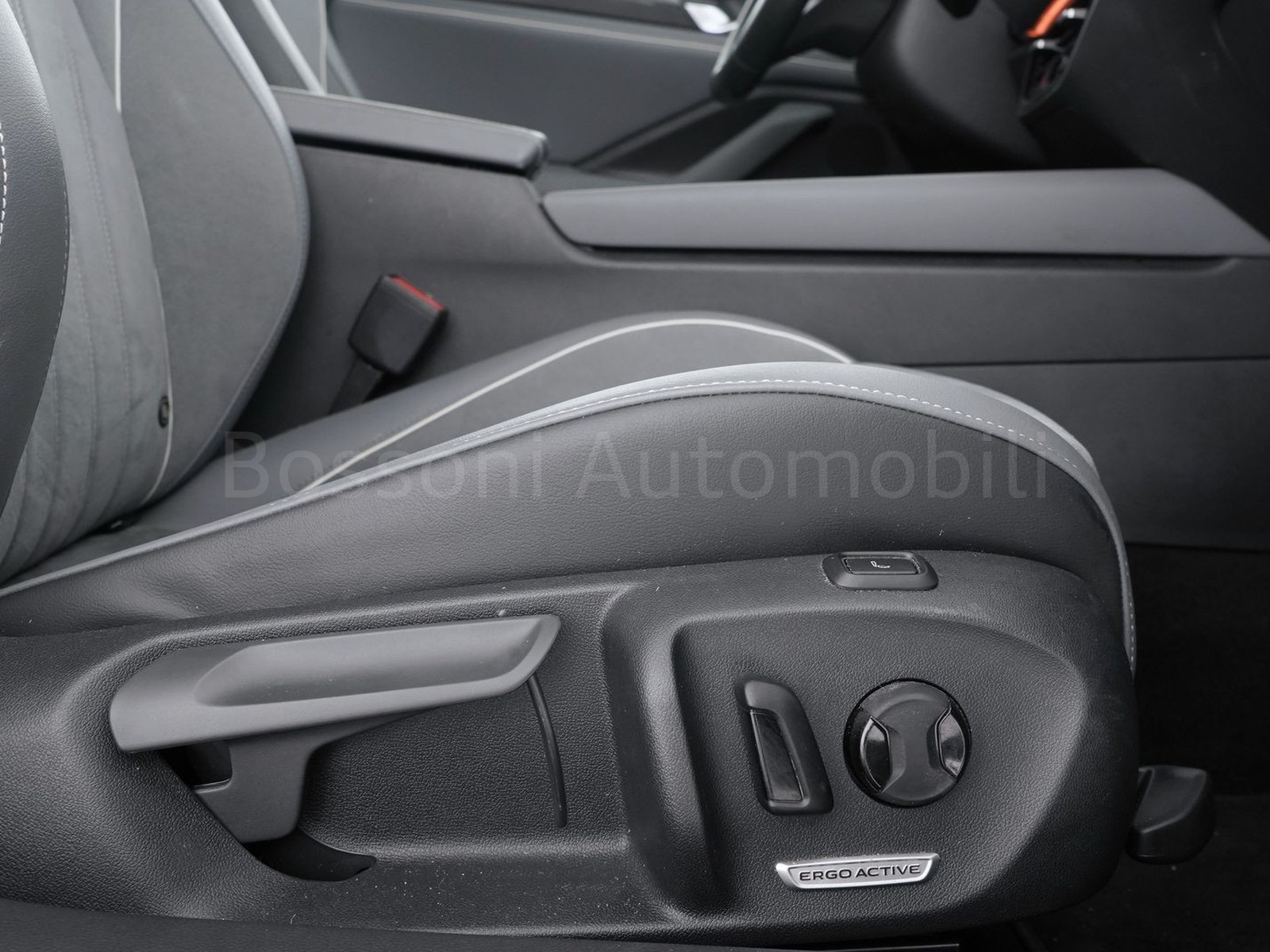 20 - Volkswagen Passat 2.0 tdi scr evo 150cv business dsg