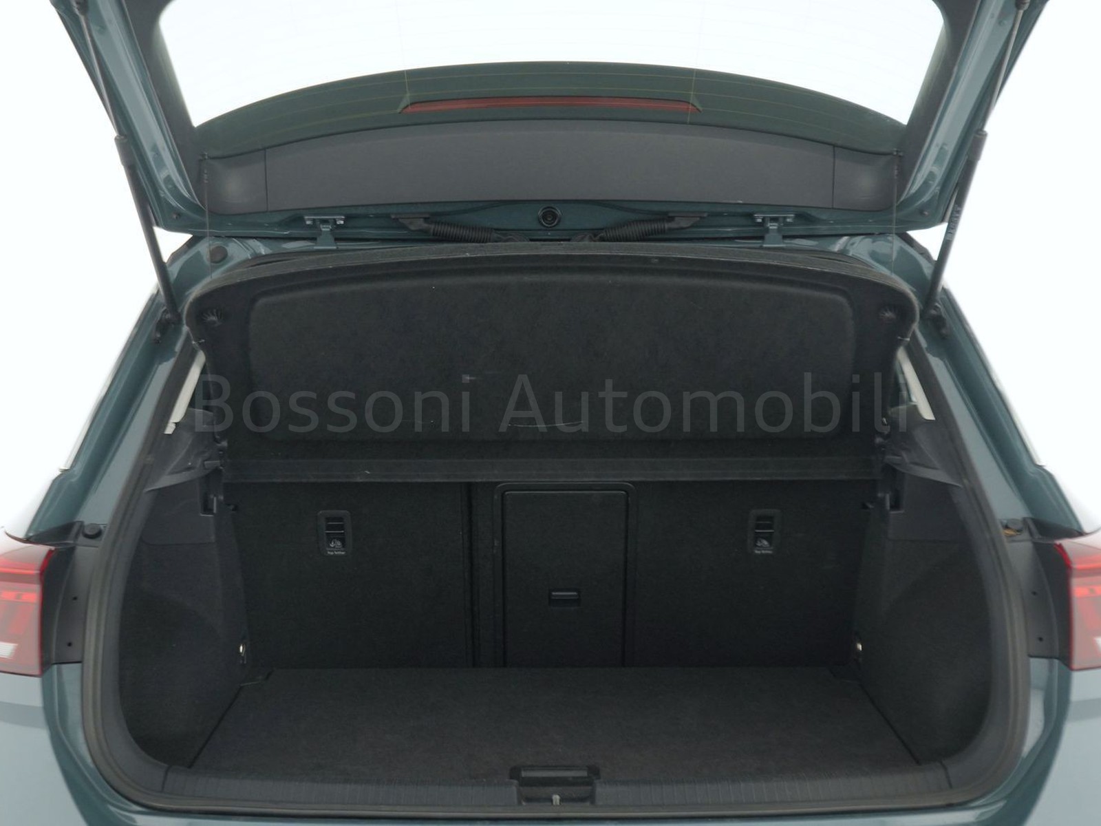 10 - Volkswagen T-Roc 1.5 tsi act life dsg