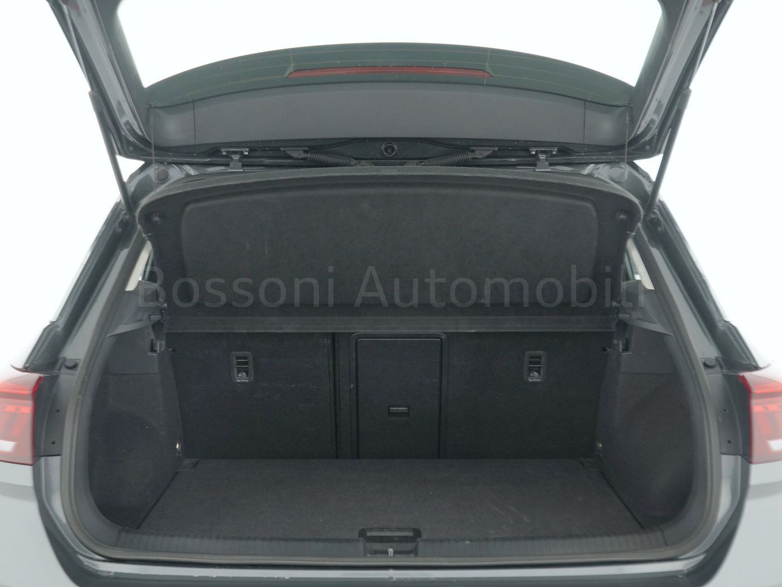 10 - Volkswagen T-Roc 2.0 tdi scr 150cv life dsg