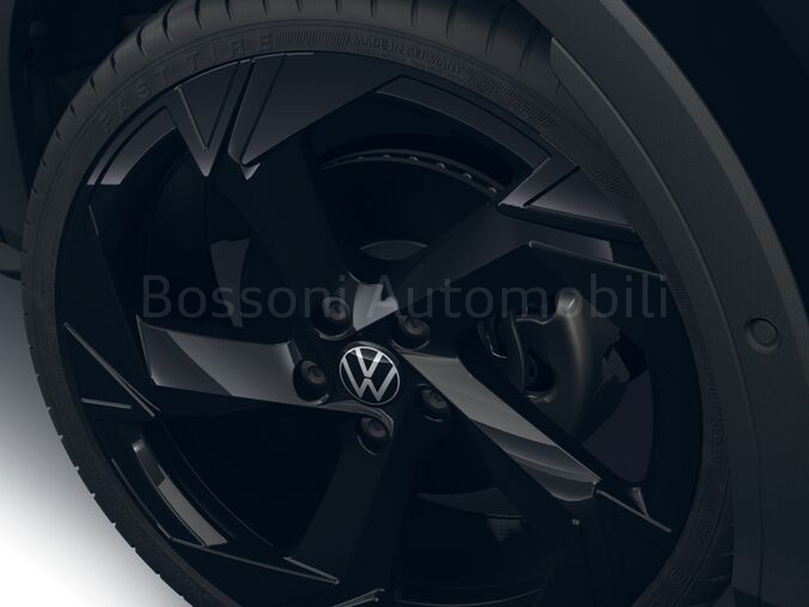 3 - Volkswagen T-Roc 1.5 etsi act 150cv r-line dsg