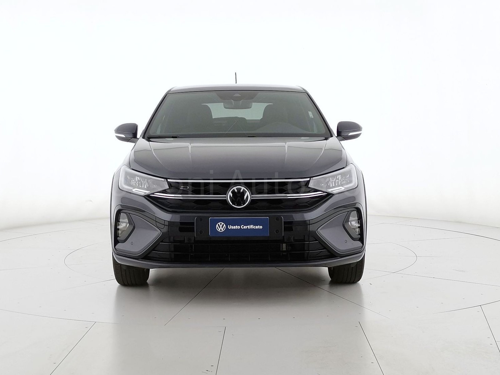 2 - Volkswagen Taigo 1.0 tsi 115cv r-line