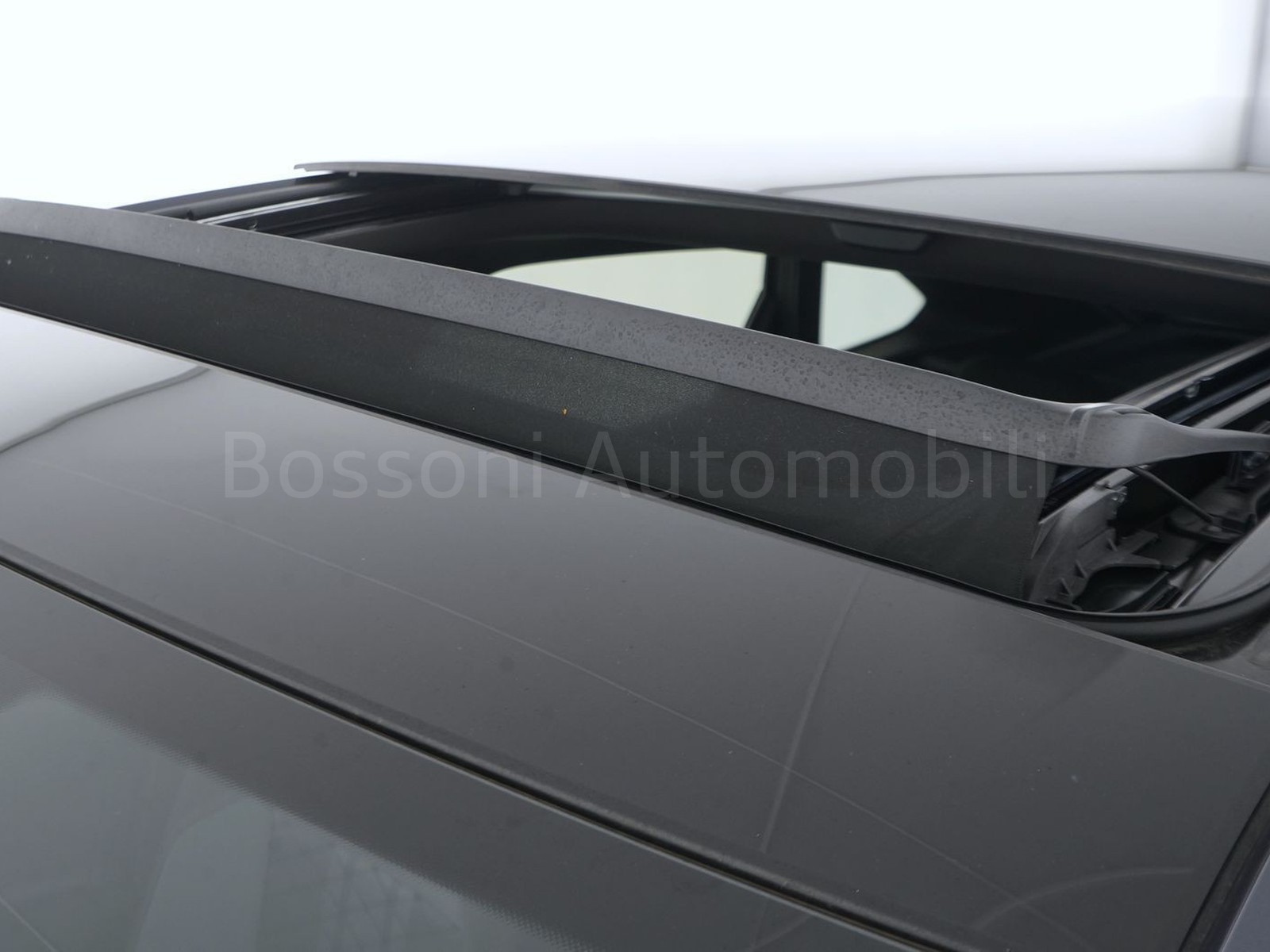 36 - Volkswagen Taigo 1.0 tsi 115cv r-line