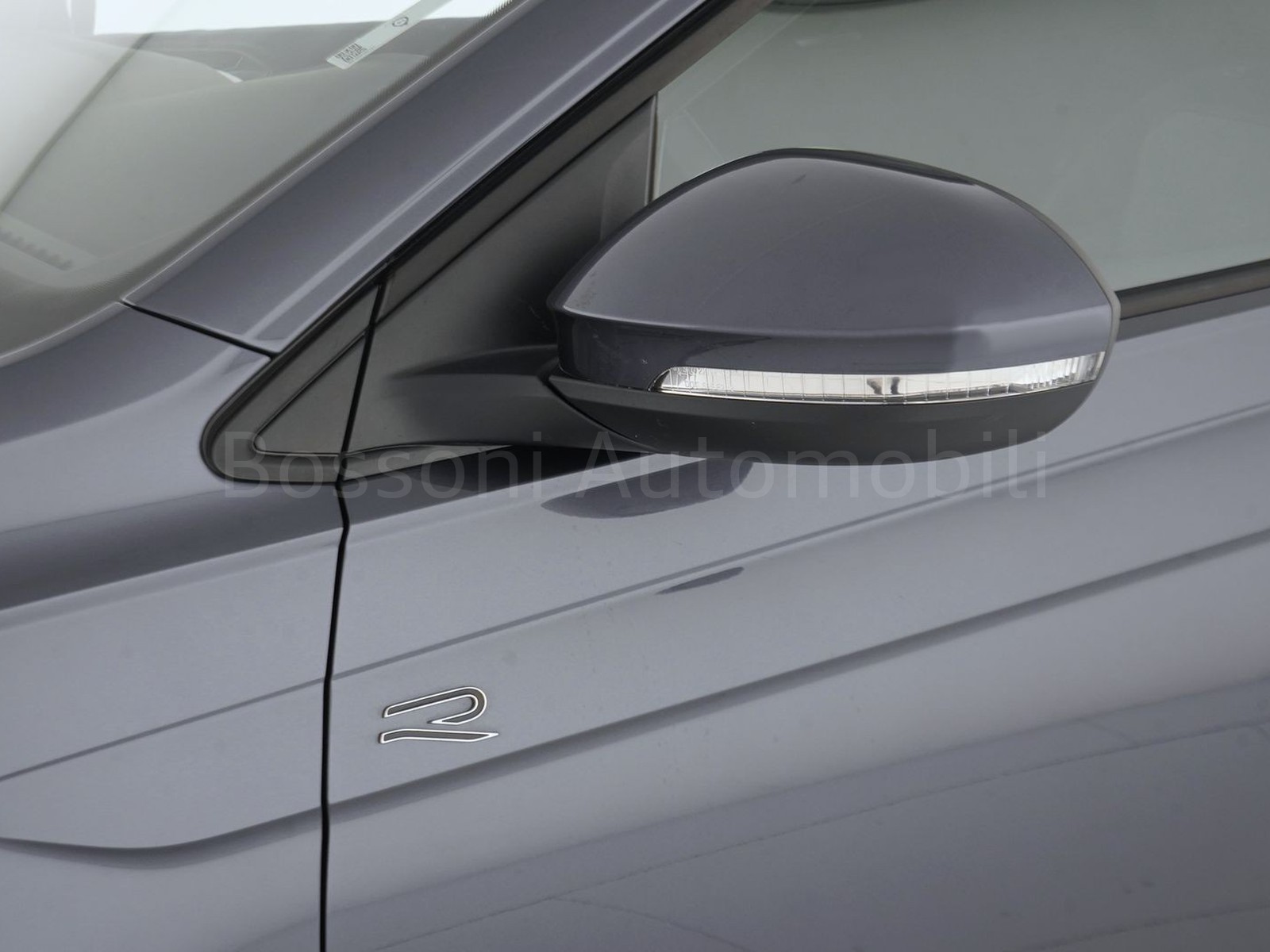 38 - Volkswagen Taigo 1.0 tsi 115cv r-line