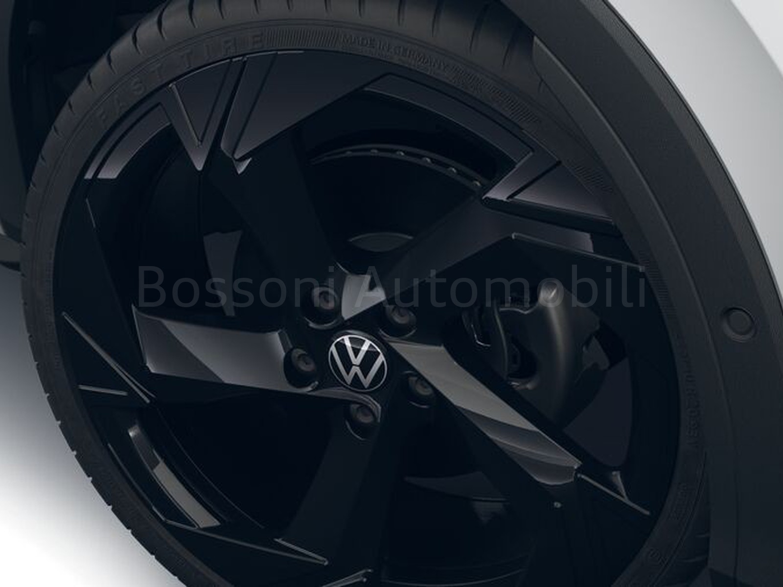 3 - Volkswagen T-Roc 1.5 etsi act 150cv r-line dsg