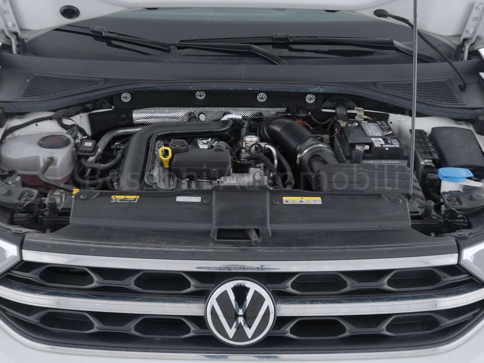 11 - Volkswagen T-Roc 1.0 tsi 110cv style