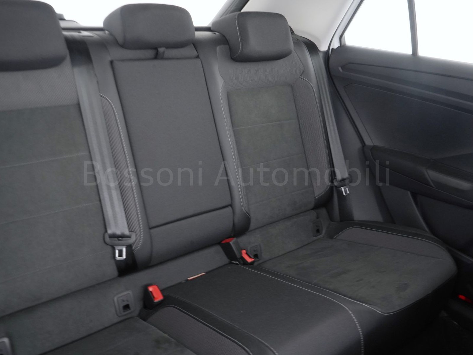 21 - Volkswagen T-Roc 1.0 tsi 110cv style