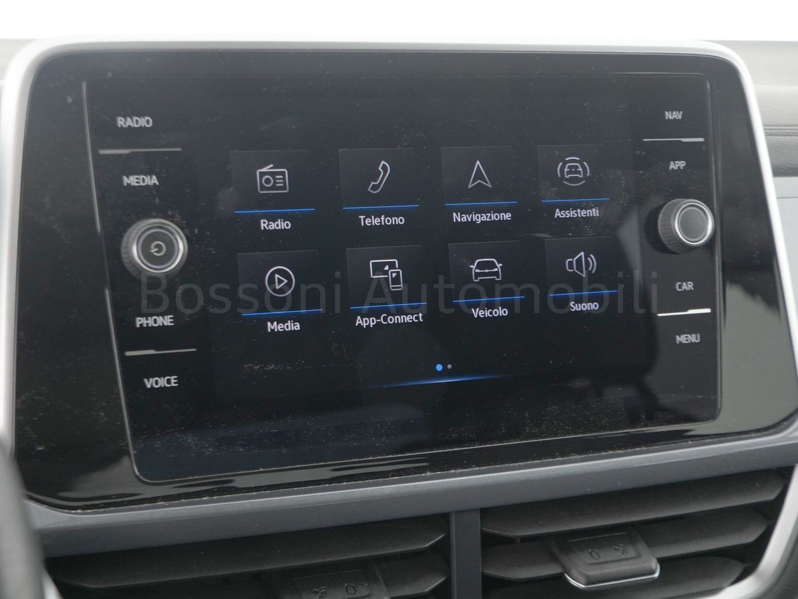 27 - Volkswagen T-Roc 1.0 tsi 110cv style