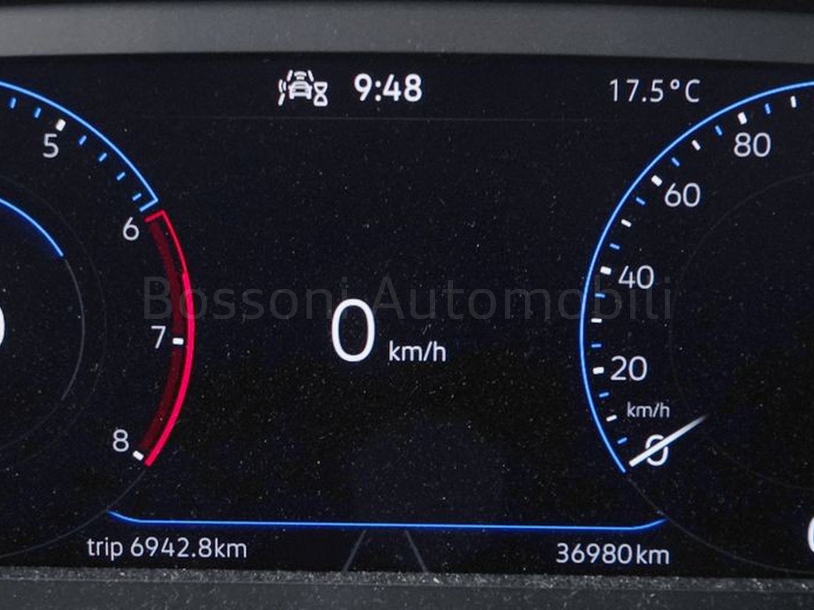 29 - Volkswagen T-Roc 1.0 tsi 110cv style