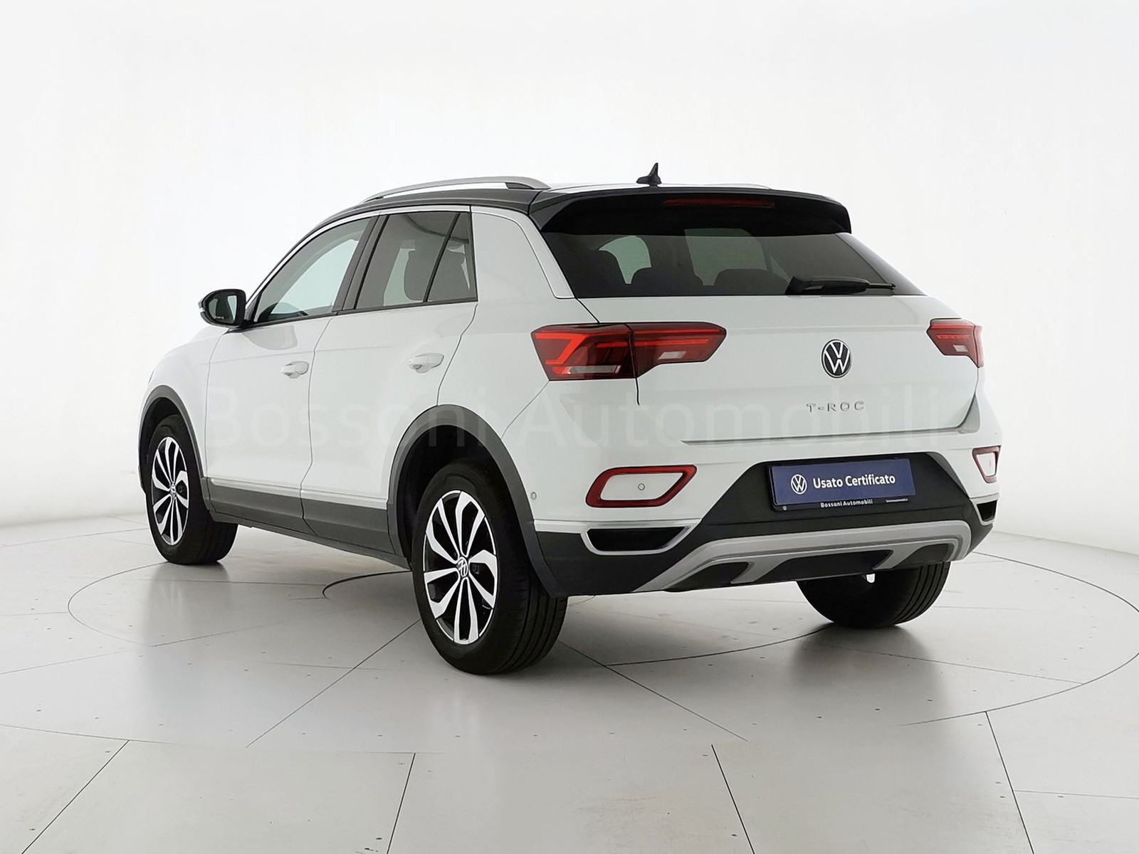 4 - Volkswagen T-Roc 1.0 tsi 110cv style