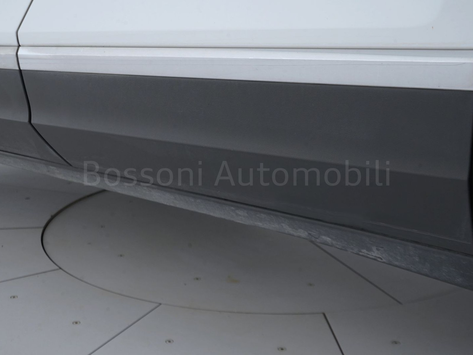 32 - Volkswagen T-Roc 1.0 tsi 110cv style