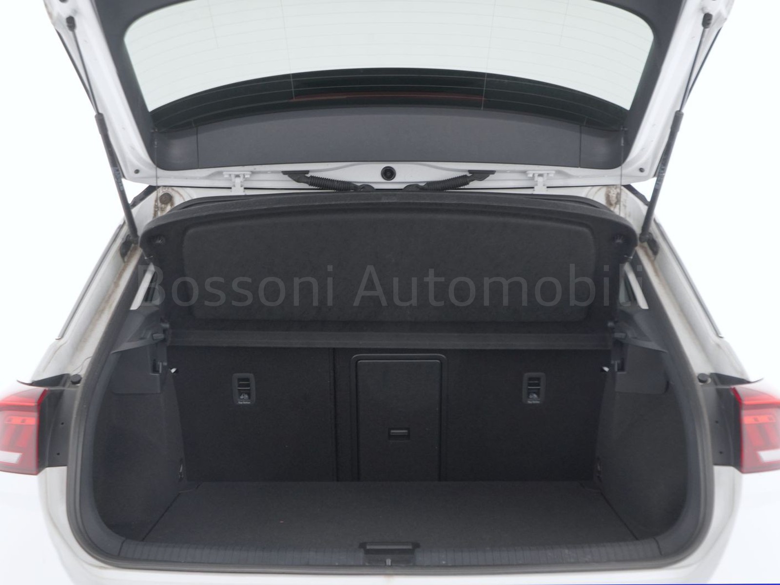 10 - Volkswagen T-Roc 1.0 tsi 110cv style