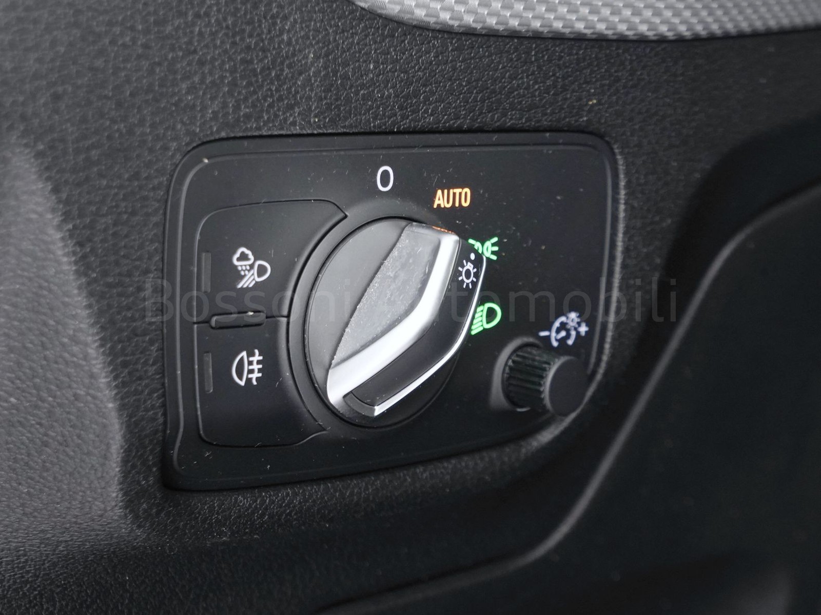 11 - Audi Q2 35 2.0 tdi identity black quattro s tronic