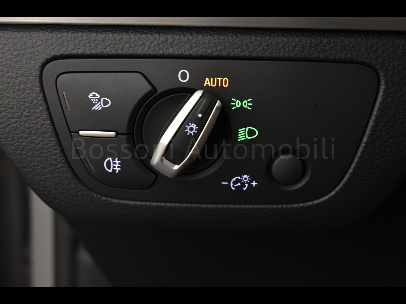 17 - Audi Q5 sportback 40 2.0 tdi mhev 12v s line plus quattro s tronic