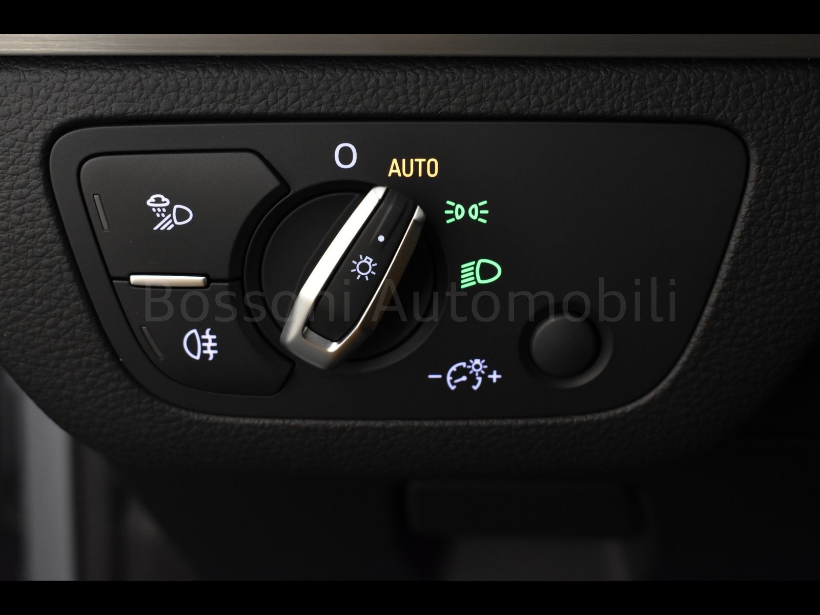 18 - Audi Q5 sportback 40 2.0 tdi mhev 12v s line plus quattro s tronic