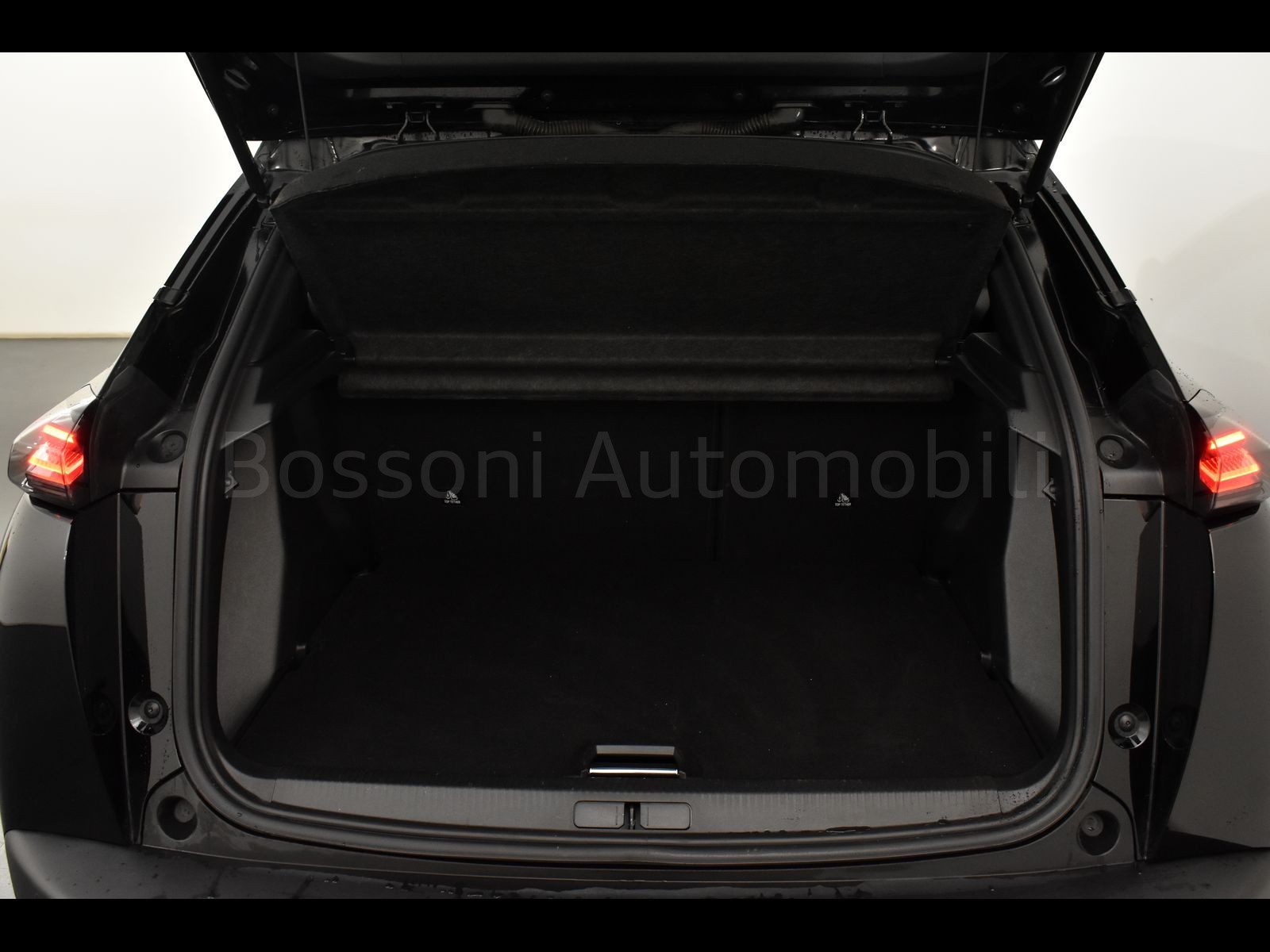 10 - Peugeot 2008 1.5 bluehdi 130cv gt eat8 s&s