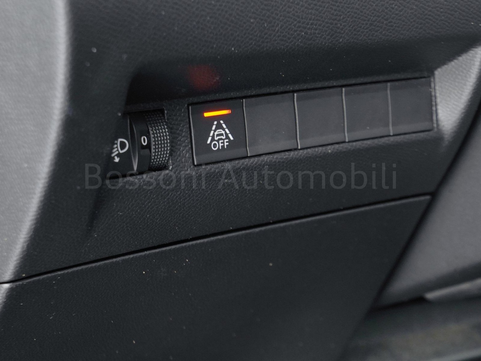 16 - Peugeot 208 5 porte 1.2 puretech 75cv active pack s&s