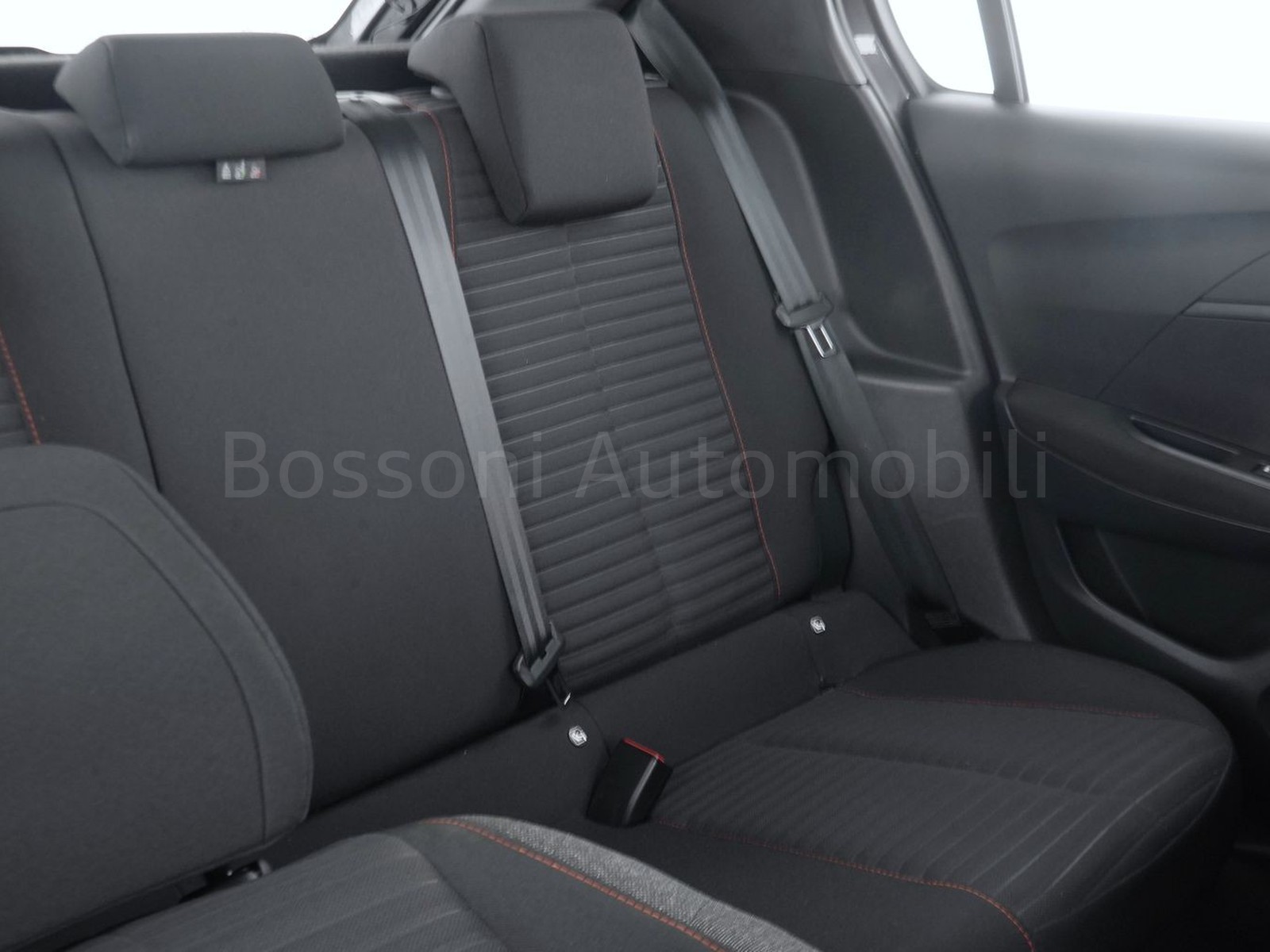 20 - Peugeot 208 5 porte 1.2 puretech 75cv active pack s&s