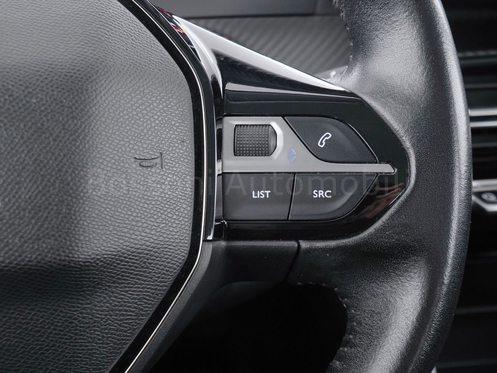 24 - Peugeot 208 5 porte 1.2 puretech 75cv active pack s&s