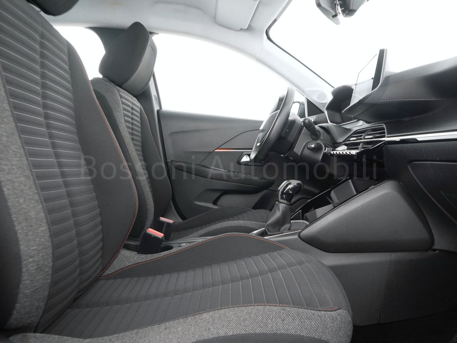 8 - Peugeot 208 5 porte 1.2 puretech 75cv active pack s&s