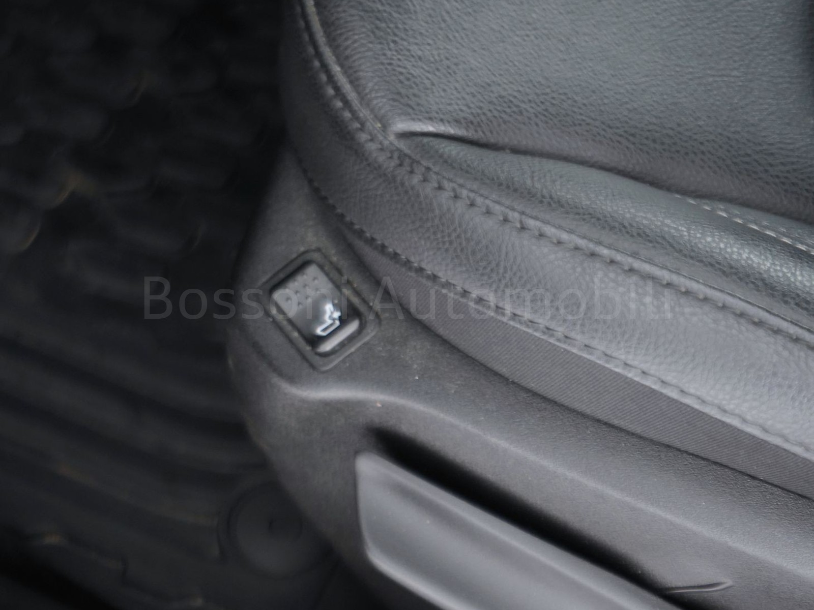 22 - Jeep Compass 1.6 multijet ii 130cv night eagle 2wd