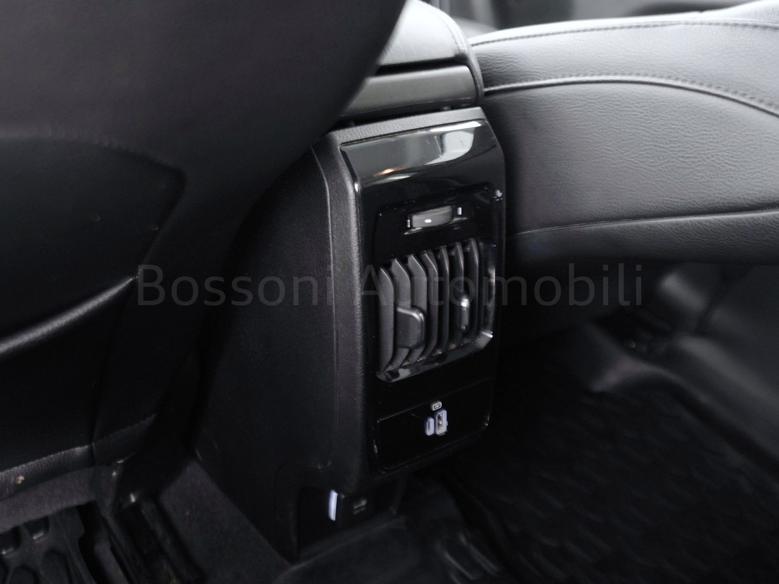 28 - Jeep Compass 1.6 multijet ii 130cv night eagle 2wd