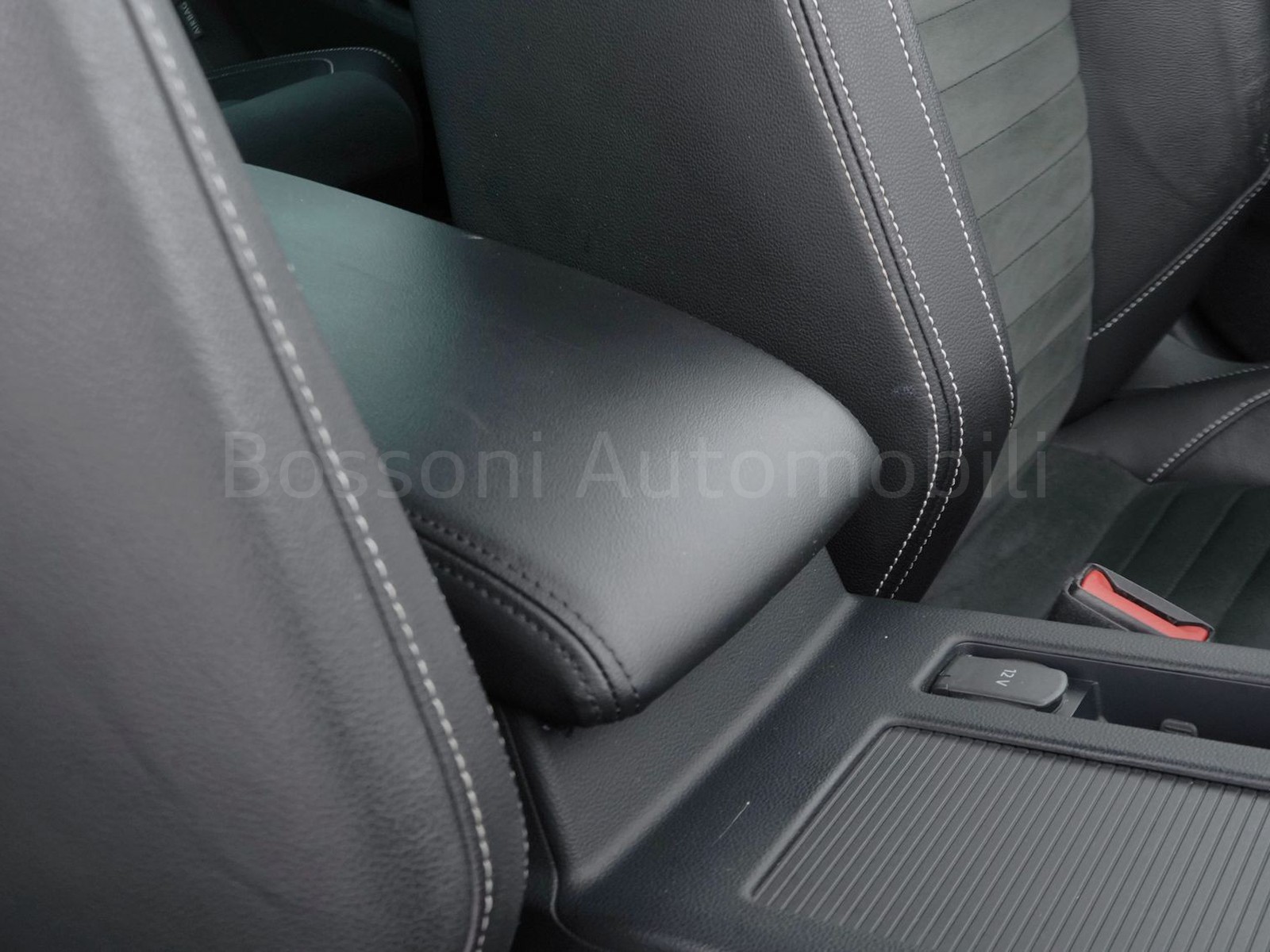 18 - Volkswagen Passat variant 2.0 tdi scr evo 150cv executive dsg