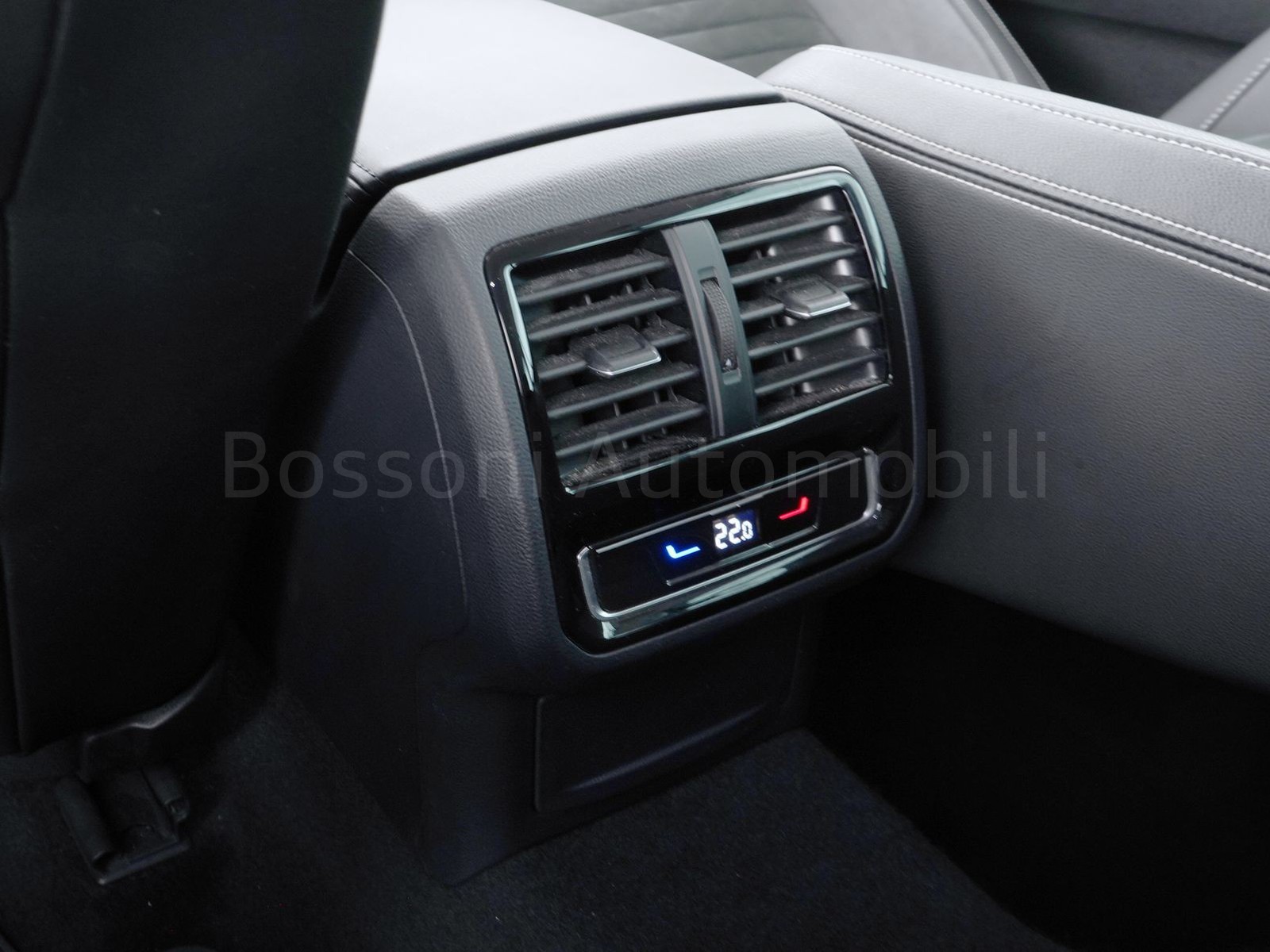 30 - Volkswagen Passat variant 2.0 tdi scr evo 150cv executive dsg