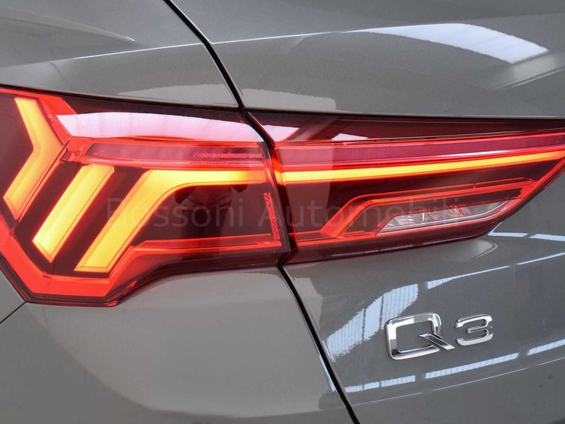 7 - Audi Q3 45 1.4 tfsi e s line edition s tronic