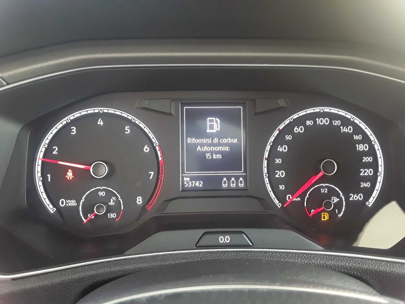 25 - Volkswagen T-Roc 1.0 tsi 110cv style