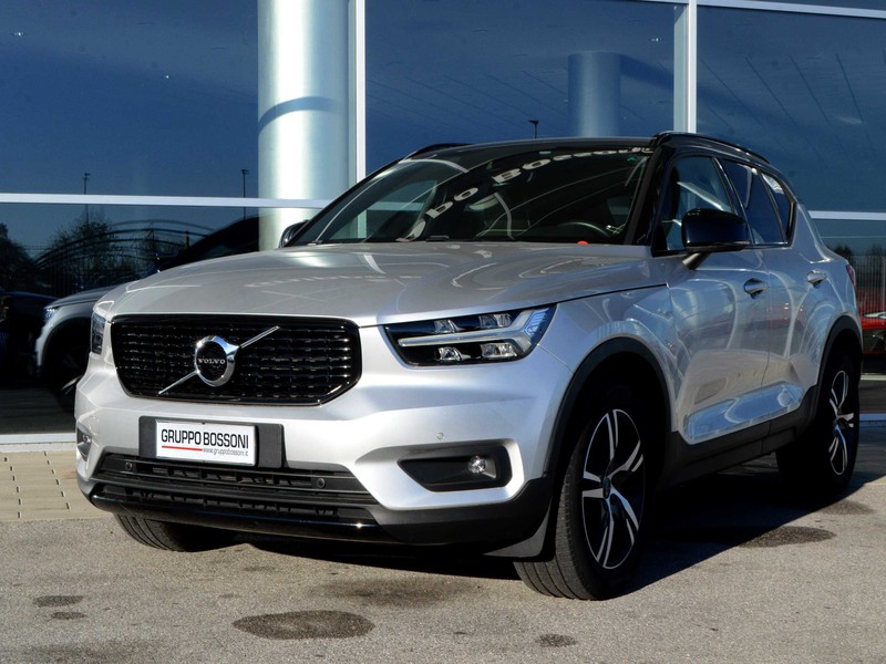 1 - Volvo XC40 2.0 d4 r-design awd geartronic