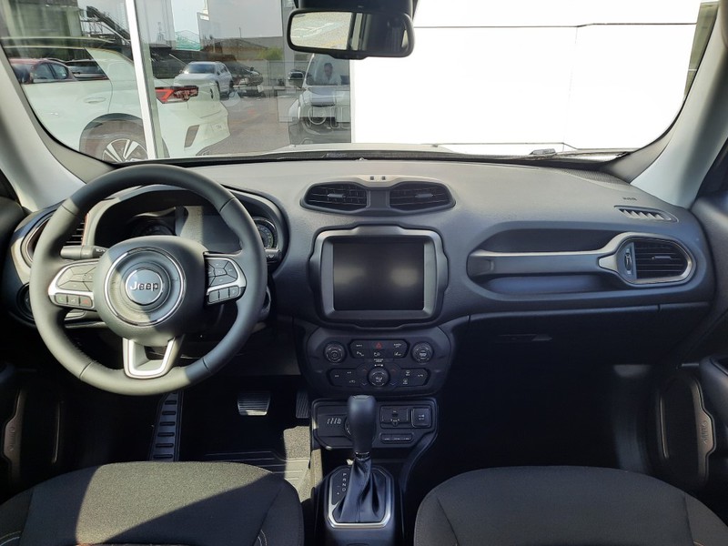 7 - Jeep Renegade 1.3 t4 phev upland cross 4xe at6