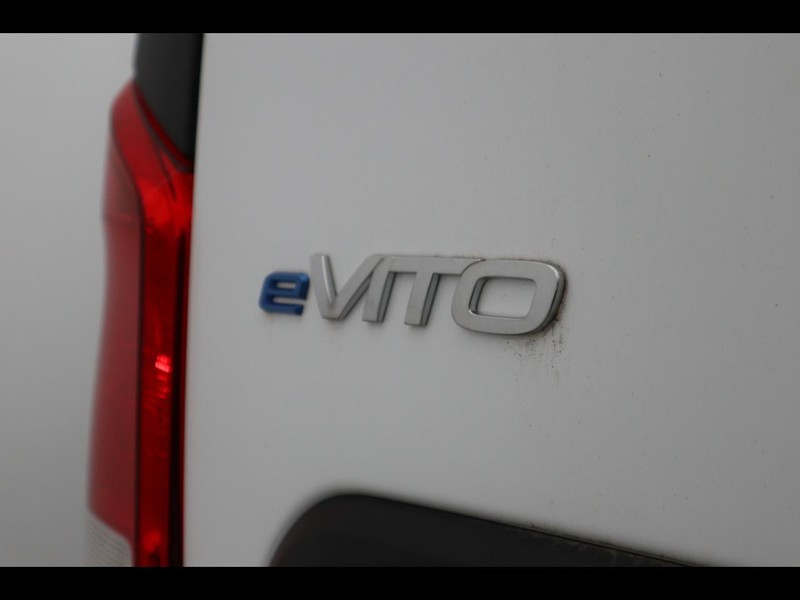 19 - Mercedes Vans Vito efurgone long 41kwh