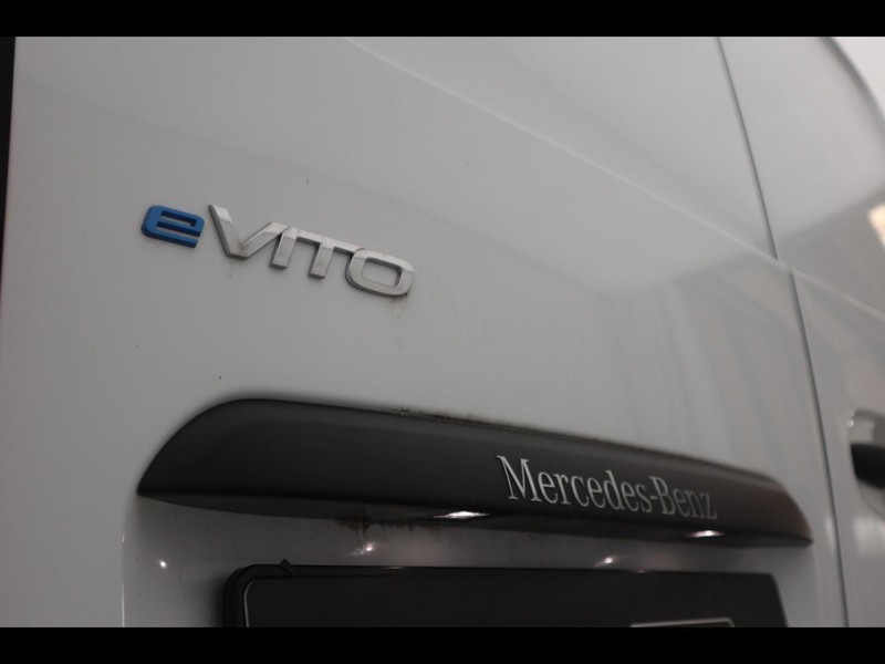 7 - Mercedes Vans Vito efurgone long 41kwh