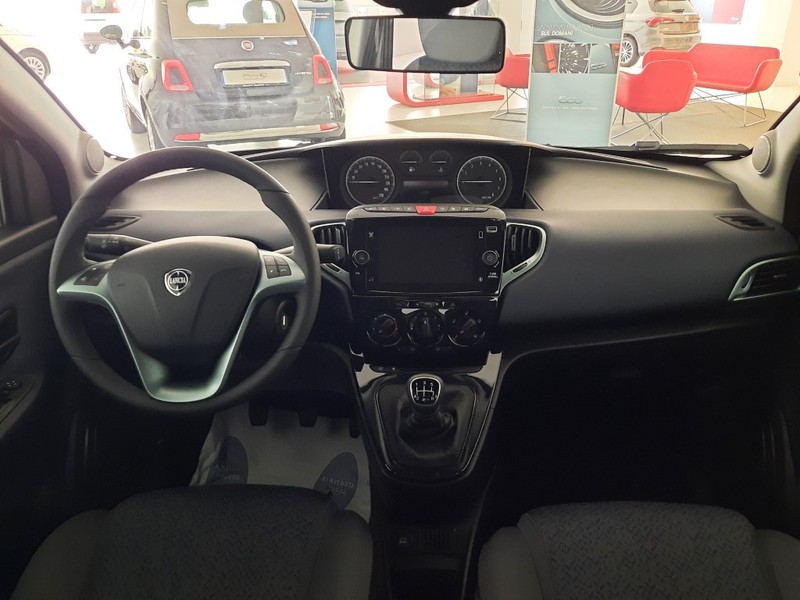 7 - Lancia Ypsilon 1.2 69cv ecochic