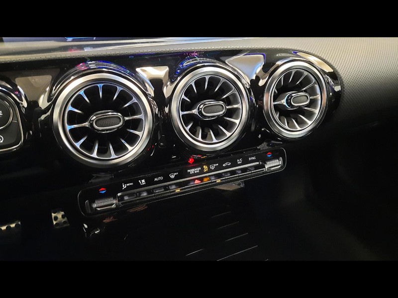 13 - Mercedes CLA coupe 200 d amg line advanced plus 8g-dct