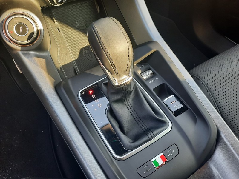 13 - Alfa Romeo Tonale 1.3 plug in hybrid 280cv veloce q4 at6