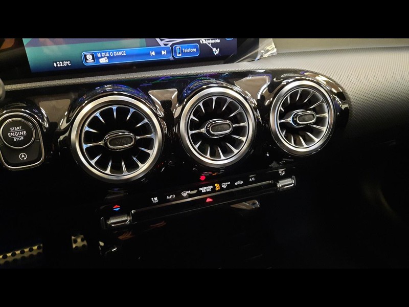13 - Mercedes CLA shooting brake 180 d amg line advanced plus 8g-dct